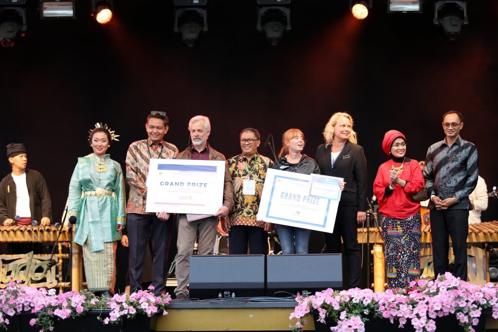 Pemenang hadiah utama. Foto KBRI Stockholm/Ignasius Hari