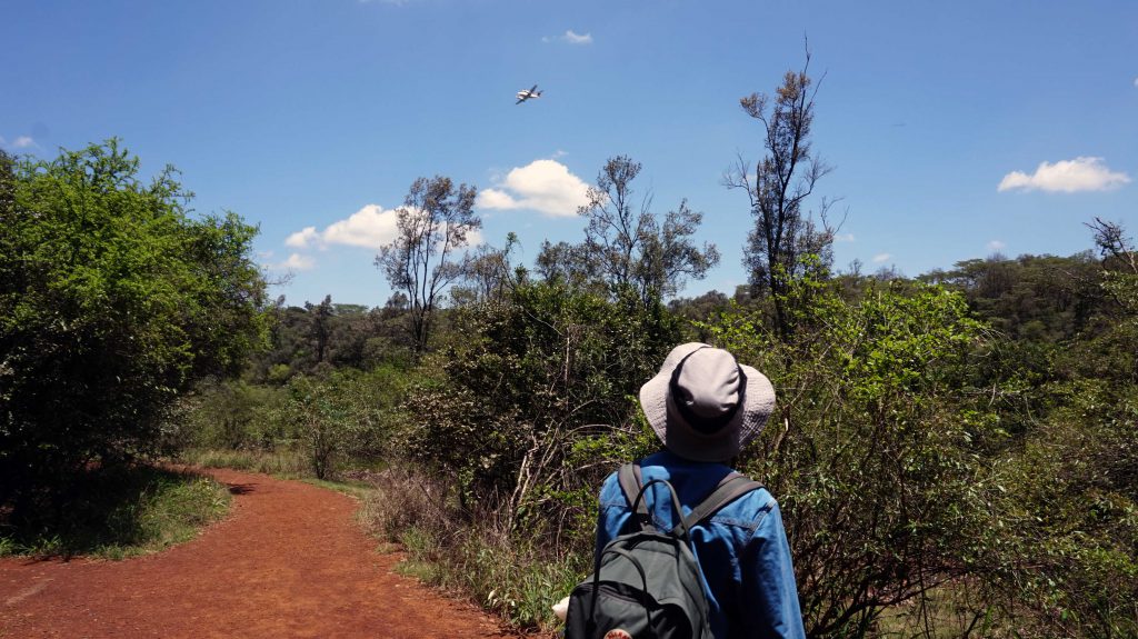 Lihat pesawat di langit Nairobi